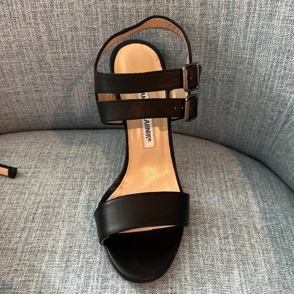 Manolo Blahnik Black 3 1/2" sandal - Picture 4 of 8